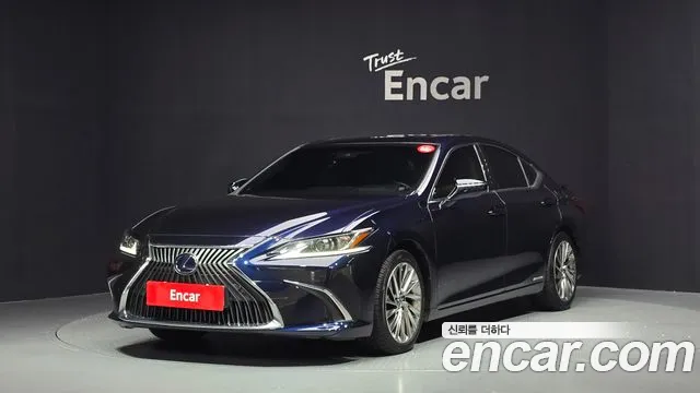 Lexus ES 2021