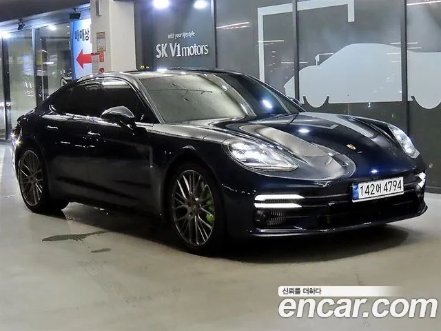 Porsche Panamera 2023
