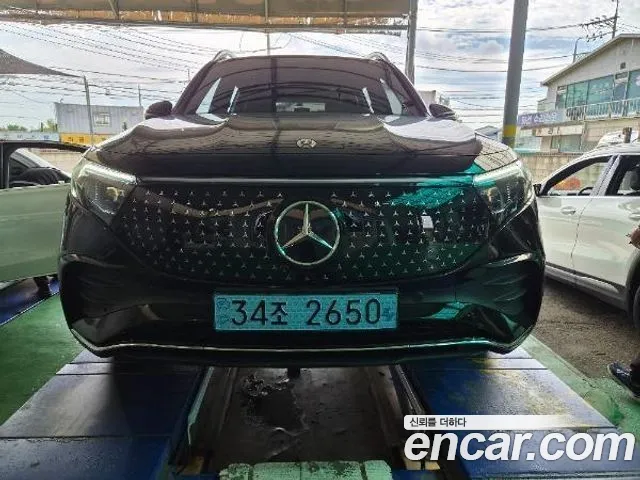 Mercedes-Benz EQB 2025