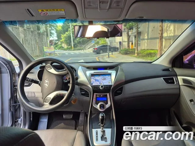 Hyundai Avante 2011