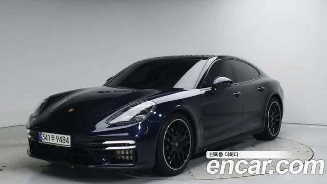 Porsche Panamera 2021
