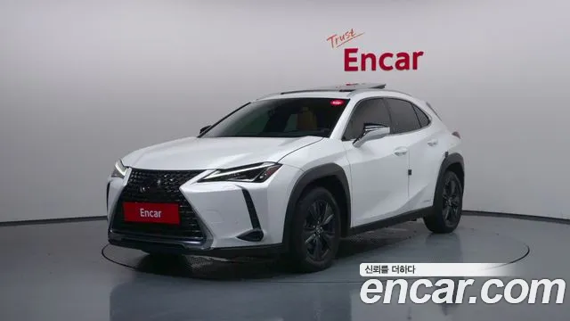 Lexus UX 2021