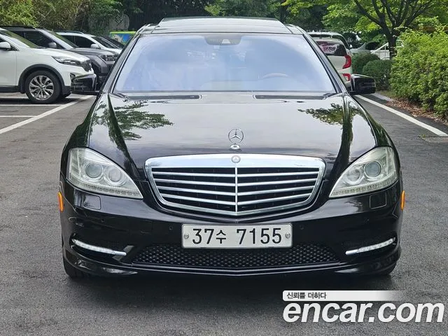 Mercedes-Benz S-Class 2010