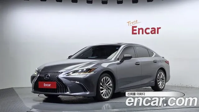 Lexus ES 2019