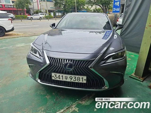 Lexus ES 2021