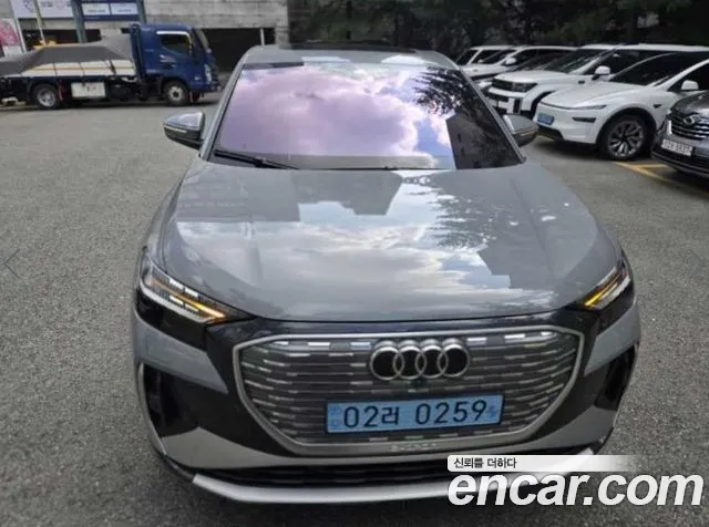 Audi Q4 e-tron 2025