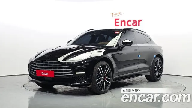 Aston Martin DBX 2023