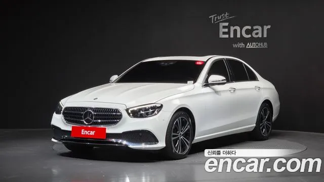 Mercedes-Benz E-Class 2022