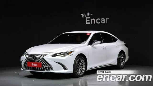 Lexus ES 2026