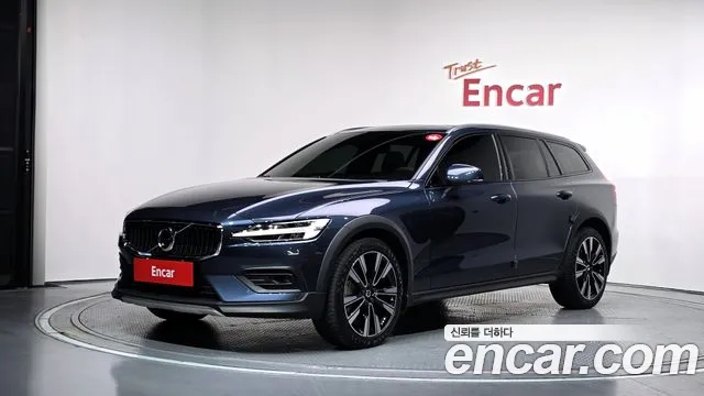Volvo V60 2022