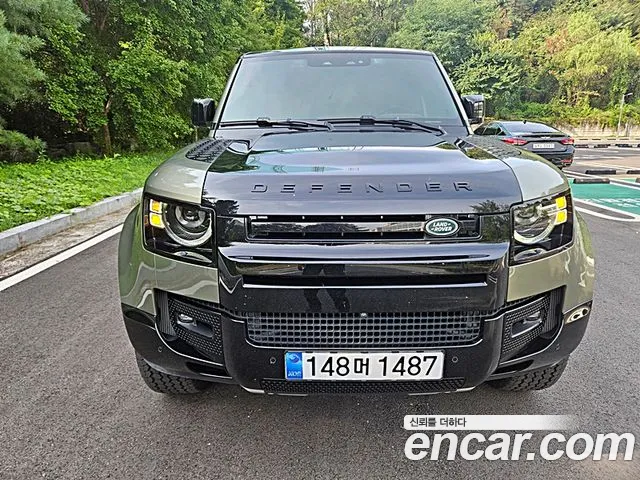Land Rover Defender 2025