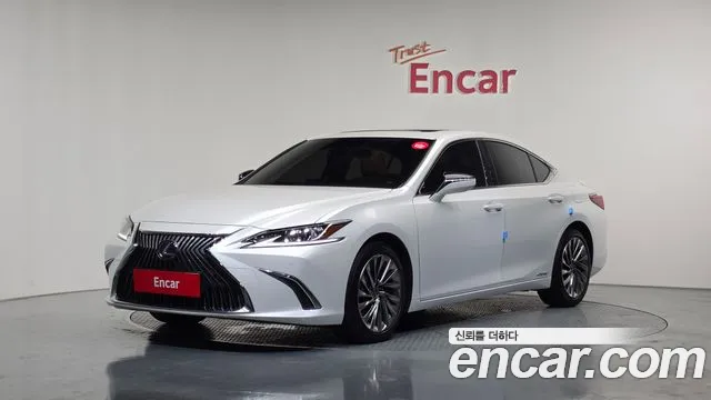 Lexus ES 2020
