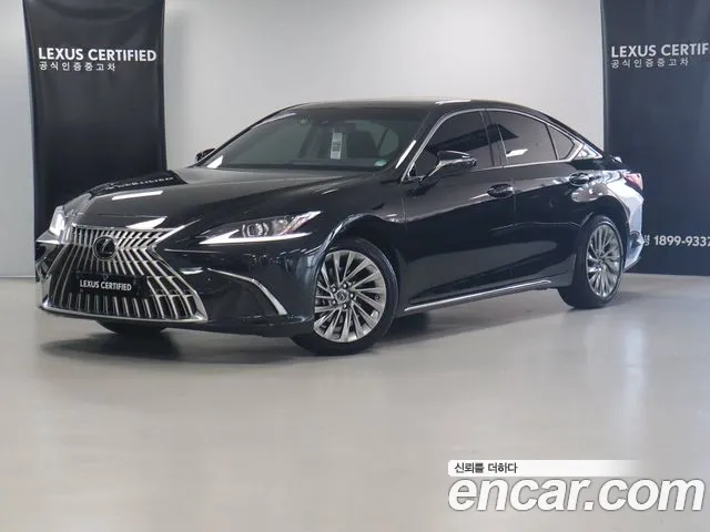 Lexus ES 2025
