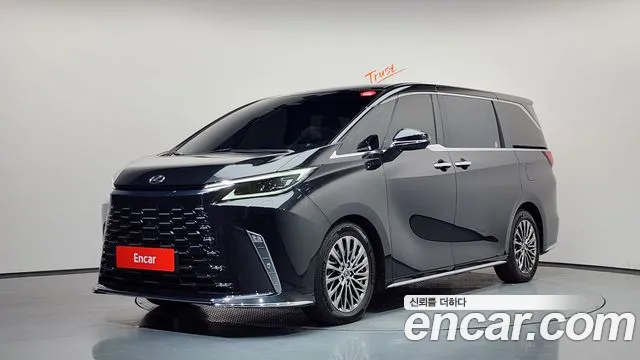 Lexus LM 2025