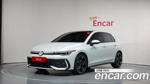 Volkswagen Golf 2025
