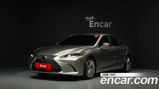 Lexus ES 2023