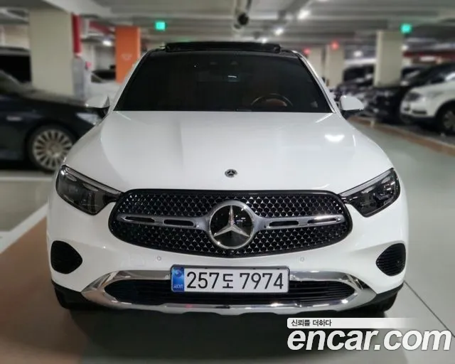 Mercedes-Benz GLC-Class 2025
