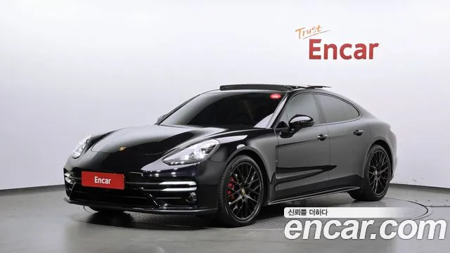 Porsche Panamera 2021