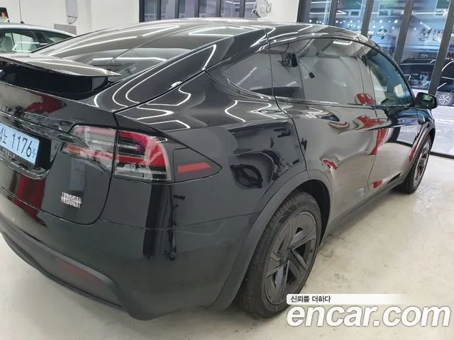 Tesla Model X 2026