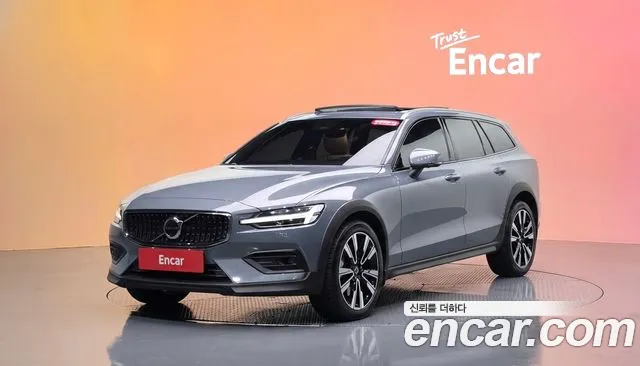 Volvo V60 2022