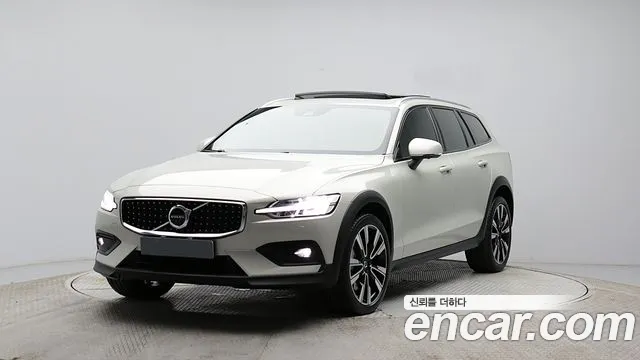 Volvo V60 2022