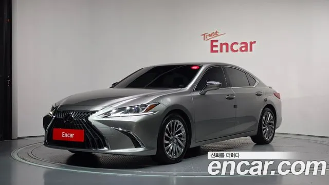 Lexus ES 2022