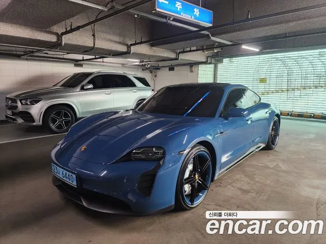 Porsche Taycan 2023