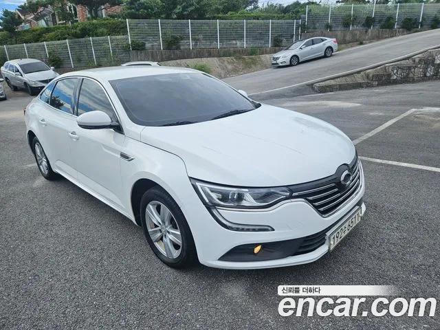 Renault SM6 2016
