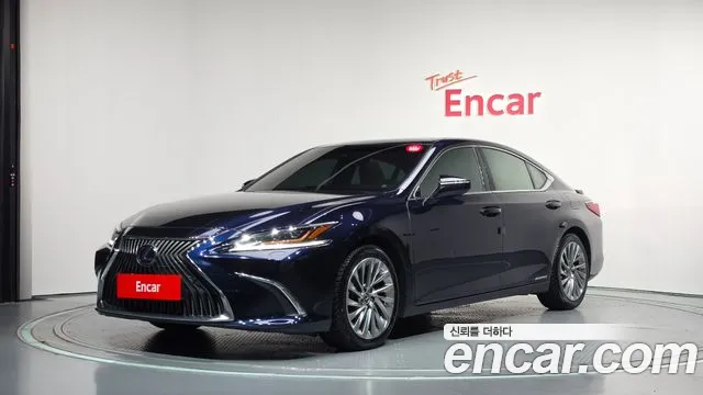 Lexus ES 2021