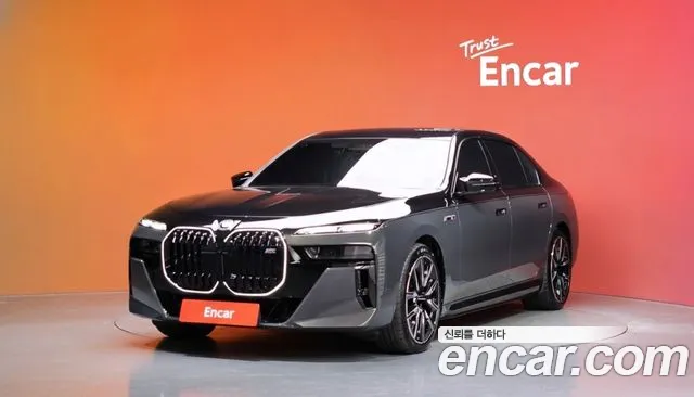 BMW i7 2025
