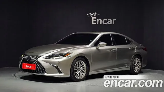 Lexus ES 2022