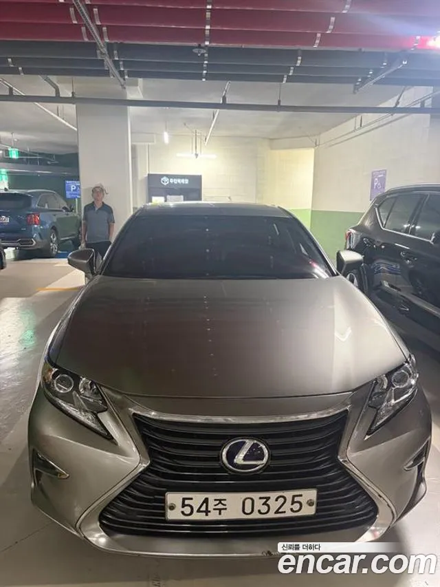 Lexus ES 2016