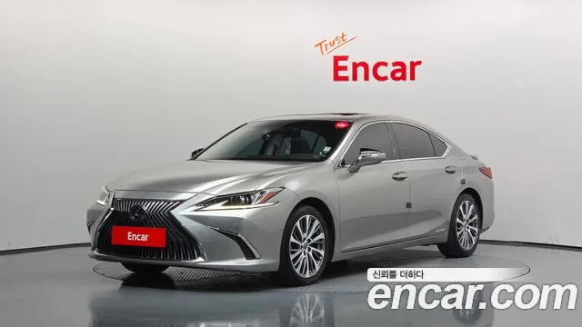 Lexus ES 2019