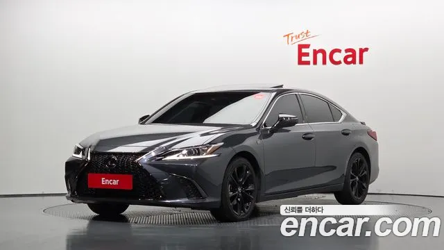 Lexus ES 2024