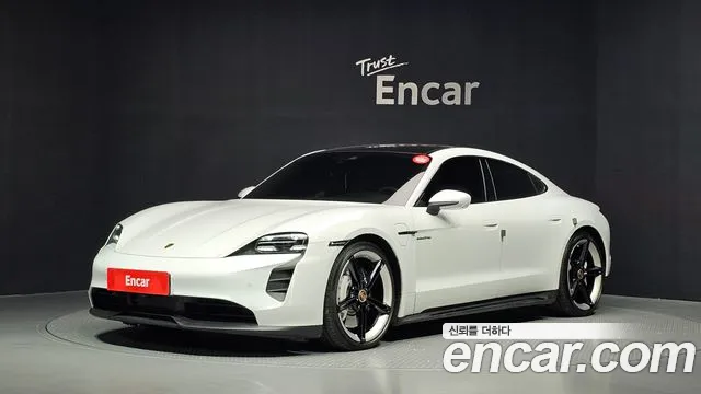 Porsche Taycan 2023