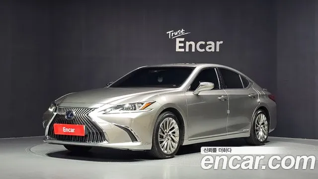 Lexus ES 2021