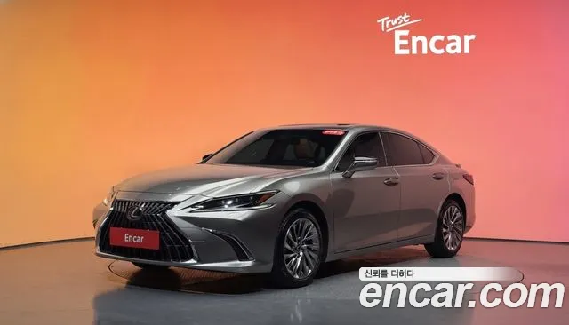 Lexus ES 2024