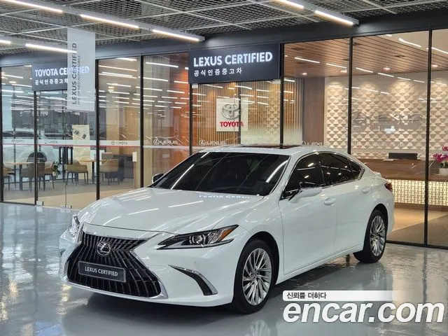 Lexus ES 2023