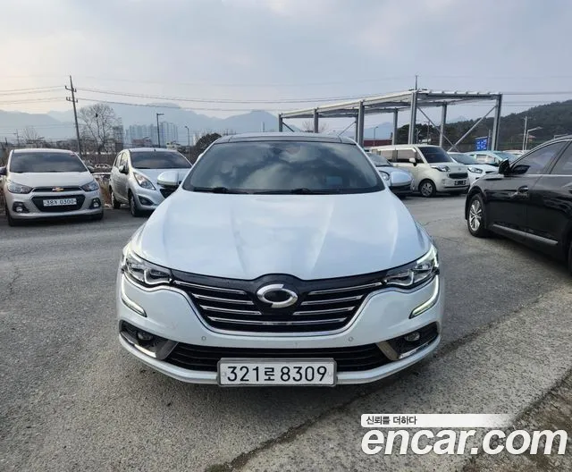 Renault SM6 2016