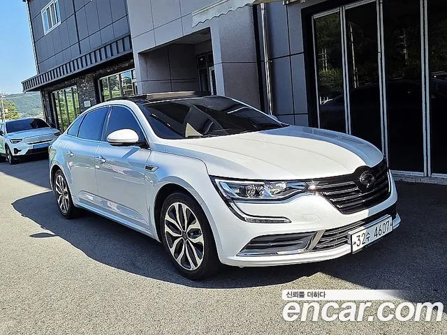 Renault SM6 2016