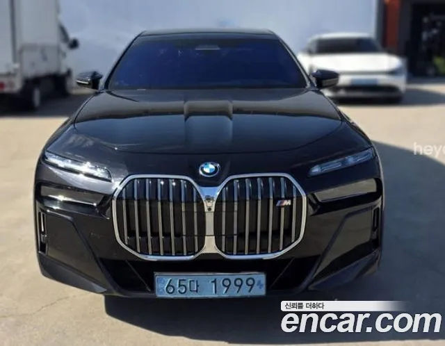 BMW i7 2023