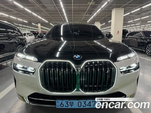 BMW i7 2023