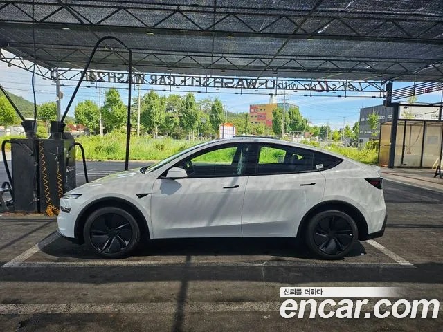 Tesla Model Y 2026