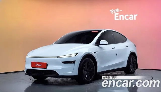 Tesla Model Y 2025