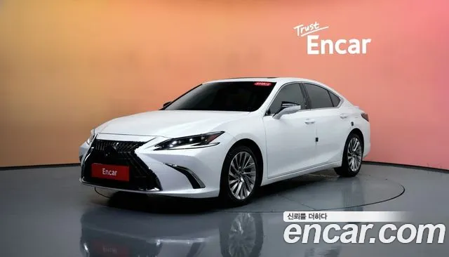 Lexus ES 2023