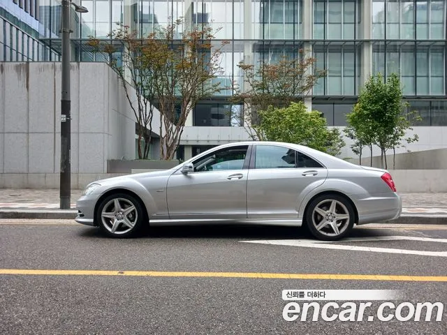 Mercedes-Benz S-Class 2012