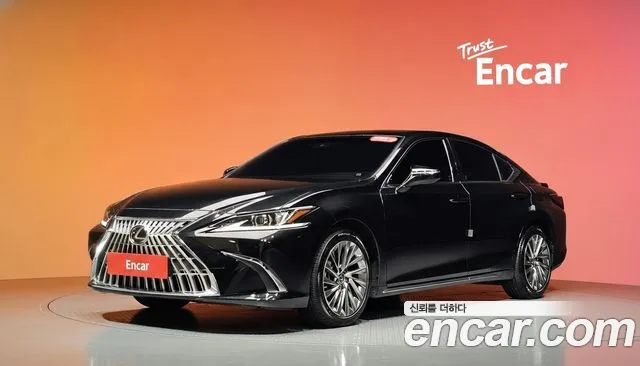 Lexus ES 2025