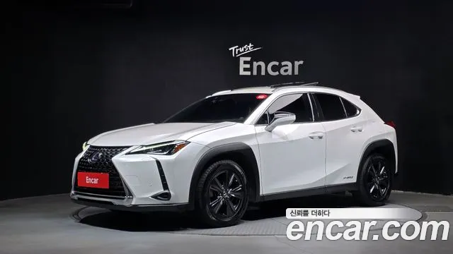 Lexus UX 2021