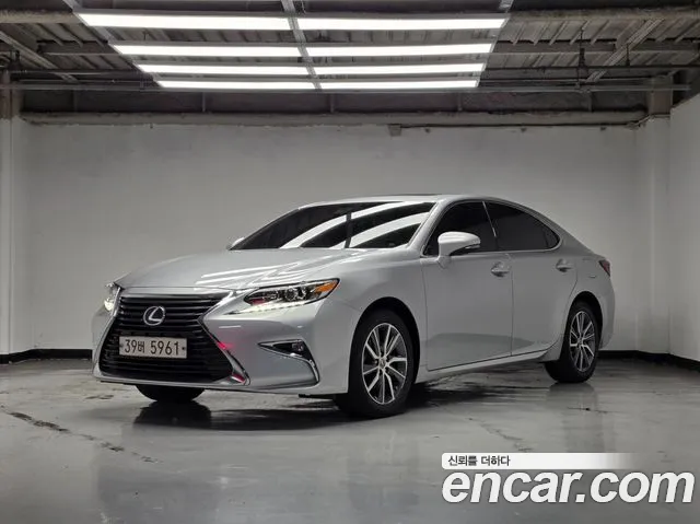 Lexus ES 2016
