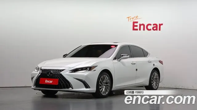 Lexus ES 2022